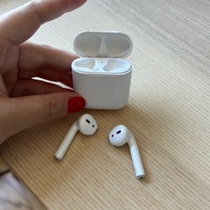 Apple AirPods